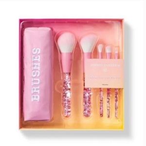 Stoney Clover Lane x Target Makeup brushes!